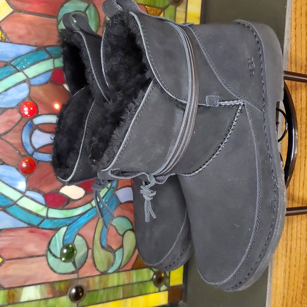 UGG Esther Classic Boot - size 11